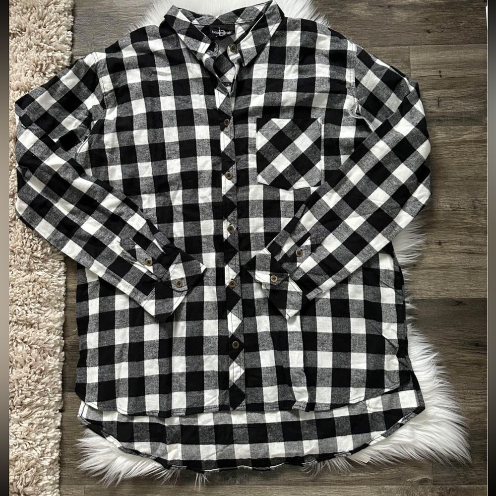 NEW WITH TAGS WOMENS SHIRT SIZE XL
